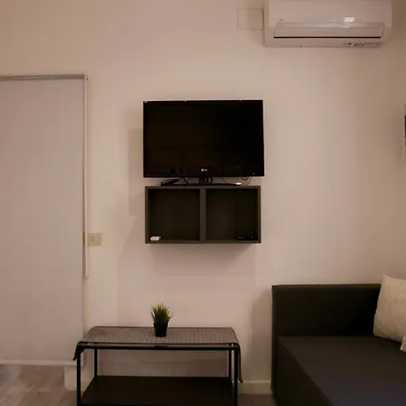 Luna Chiara A Apartment *